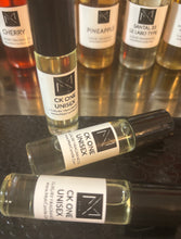Cargar imagen en el visor de la galería, Ck1_Roll on Body oil 1/3 ox Roll Type on Unisex Scent