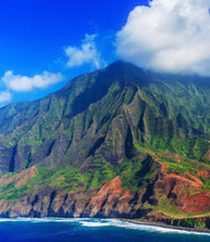 Load image into Gallery viewer, Volcano Capri Blue 9oz Candle