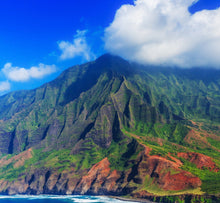 Load image into Gallery viewer, Volcano Capri Blue 9oz Candle