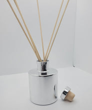 Cargar imagen en el visor de la galería, Laundry Day -6oz Reed Diffuser