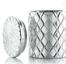 Load image into Gallery viewer, Garden Mint (Black Vessel)