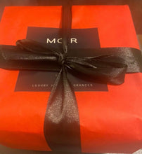 Cargar imagen en el visor de la galería, Personalized Birthday Gift Box