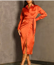 Cargar imagen en el visor de la galería, Solid Wrap MIDI Dress