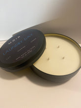 Cargar imagen en el visor de la galería, 4Wick Laundry Day Scent Candle