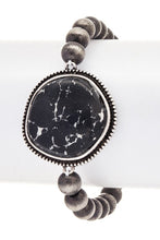 Load image into Gallery viewer, Mix Tone Navajo Beads Stretch Bracelet
