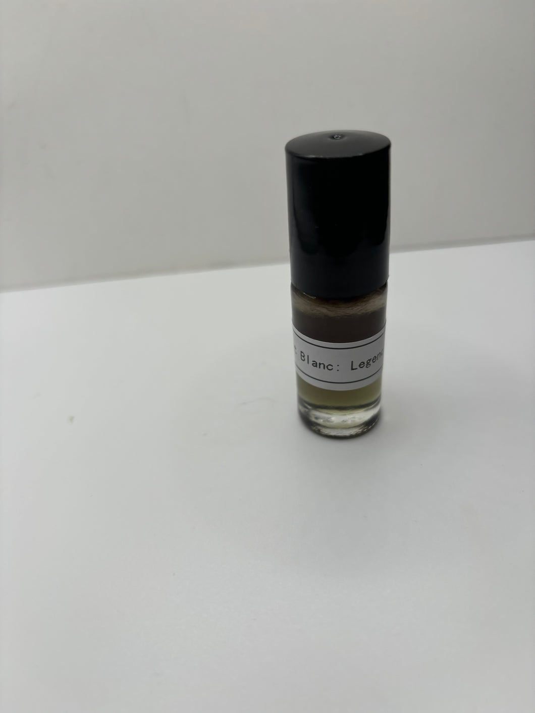 MontLegend for Men. This is a Men's Sample Size 1DRAM ROLL ON