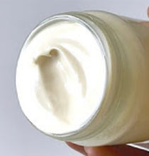 Load image into Gallery viewer, Vanilla + Cashmere Creamy Lotion 8 ounce
