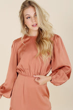 Cargar imagen en el visor de la galería, Dressed up satin two piece mermaid dress set
