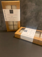 Load image into Gallery viewer, 8 pack Mahogany Apple Wax Melt Gift Pack
