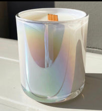 Cargar imagen en el visor de la galería, Beach Linen 14oz Wood Wick Candle
