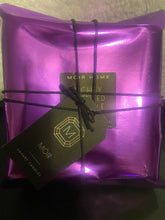 Load image into Gallery viewer, Apple Cider Donut 16oz Candle Comes with Gift Box
